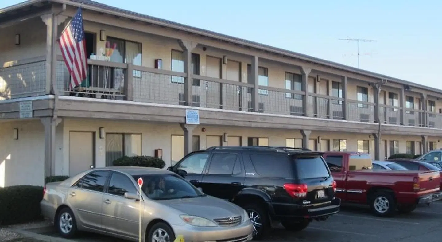 Premier Inns Concord EXTERIOR