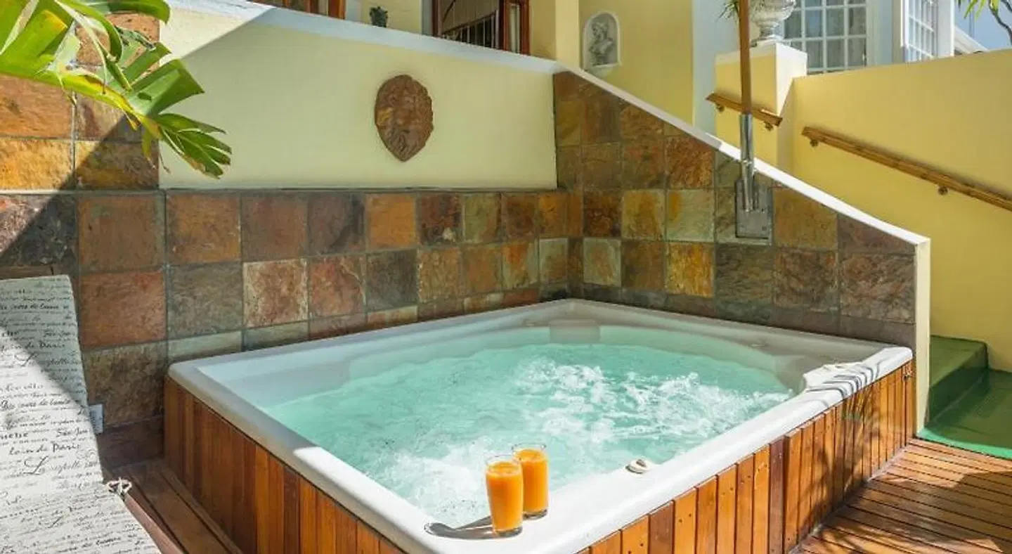 Stadium Guest House Hallenbad
