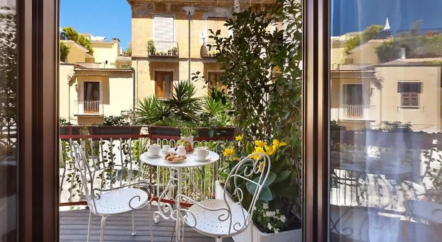 Sorrento Flower Rooms Terrasse