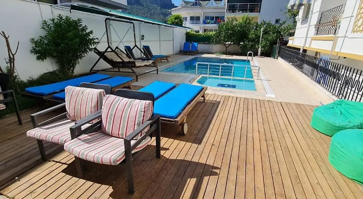 Kara Family Apart OUTDOOR_POOL