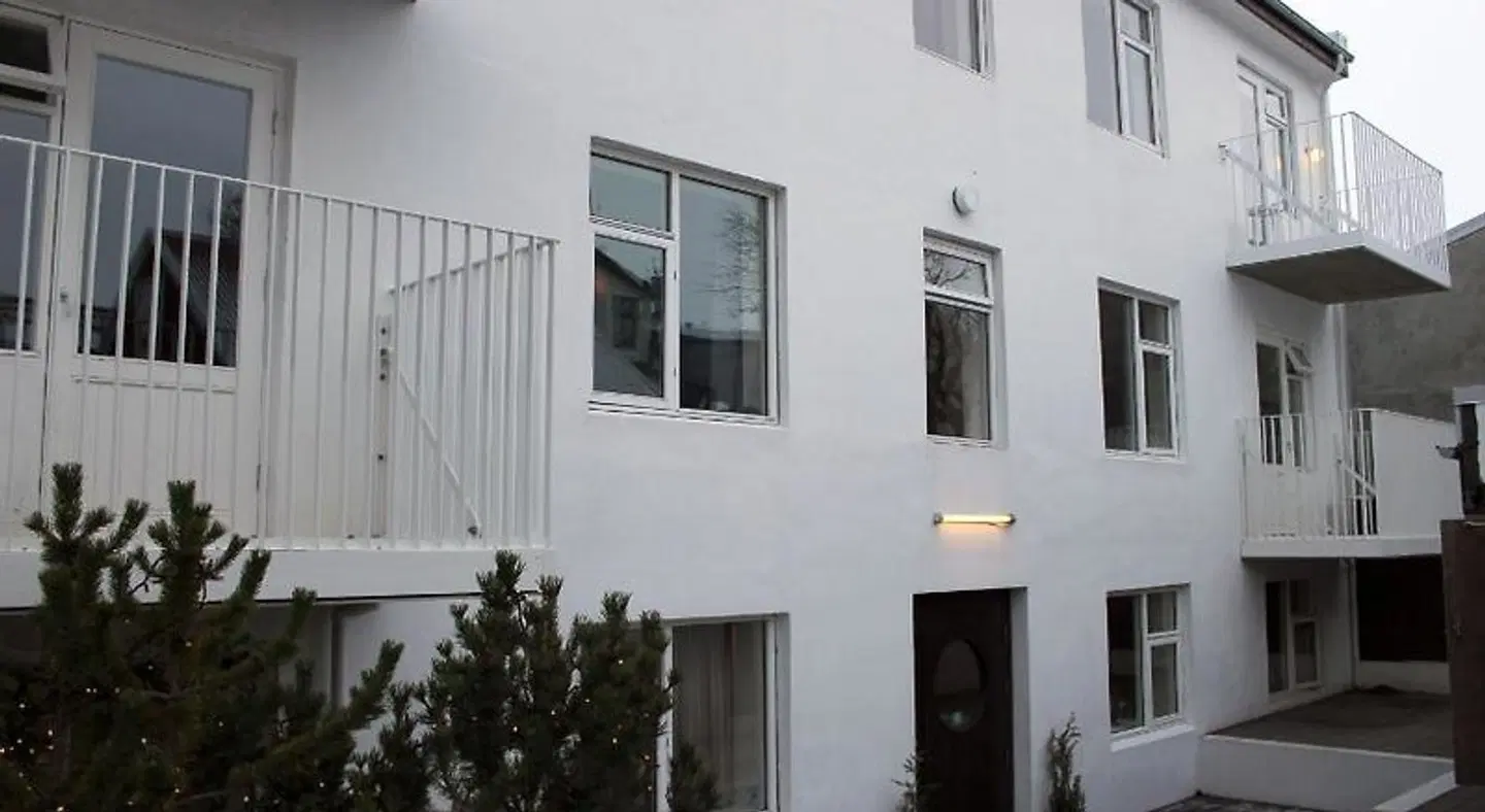 Astro Apartments EXTERIOR