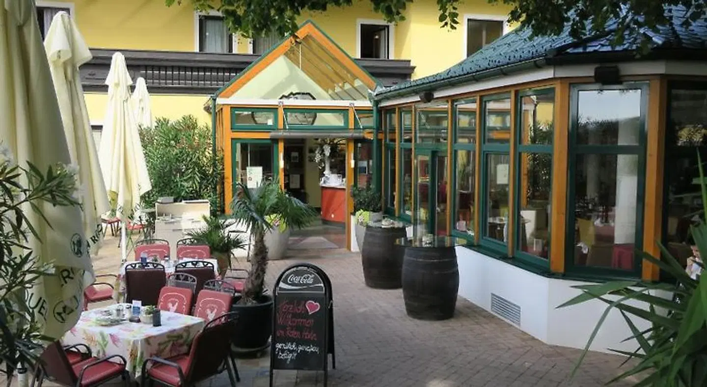Böck  Roter Hahn Terrasse