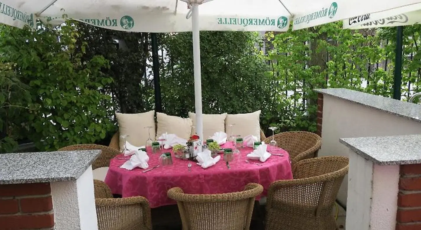 Böck  Roter Hahn Terrasse