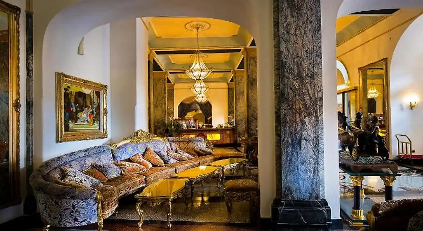 Häcker's Grand Hotel Lobby