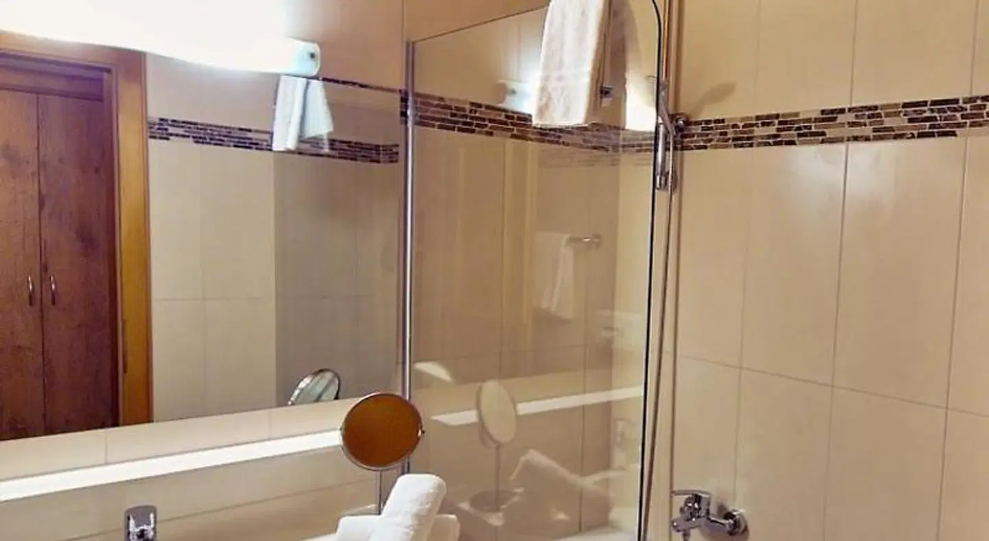 Hotel Alpin Scheffau Badezimmer