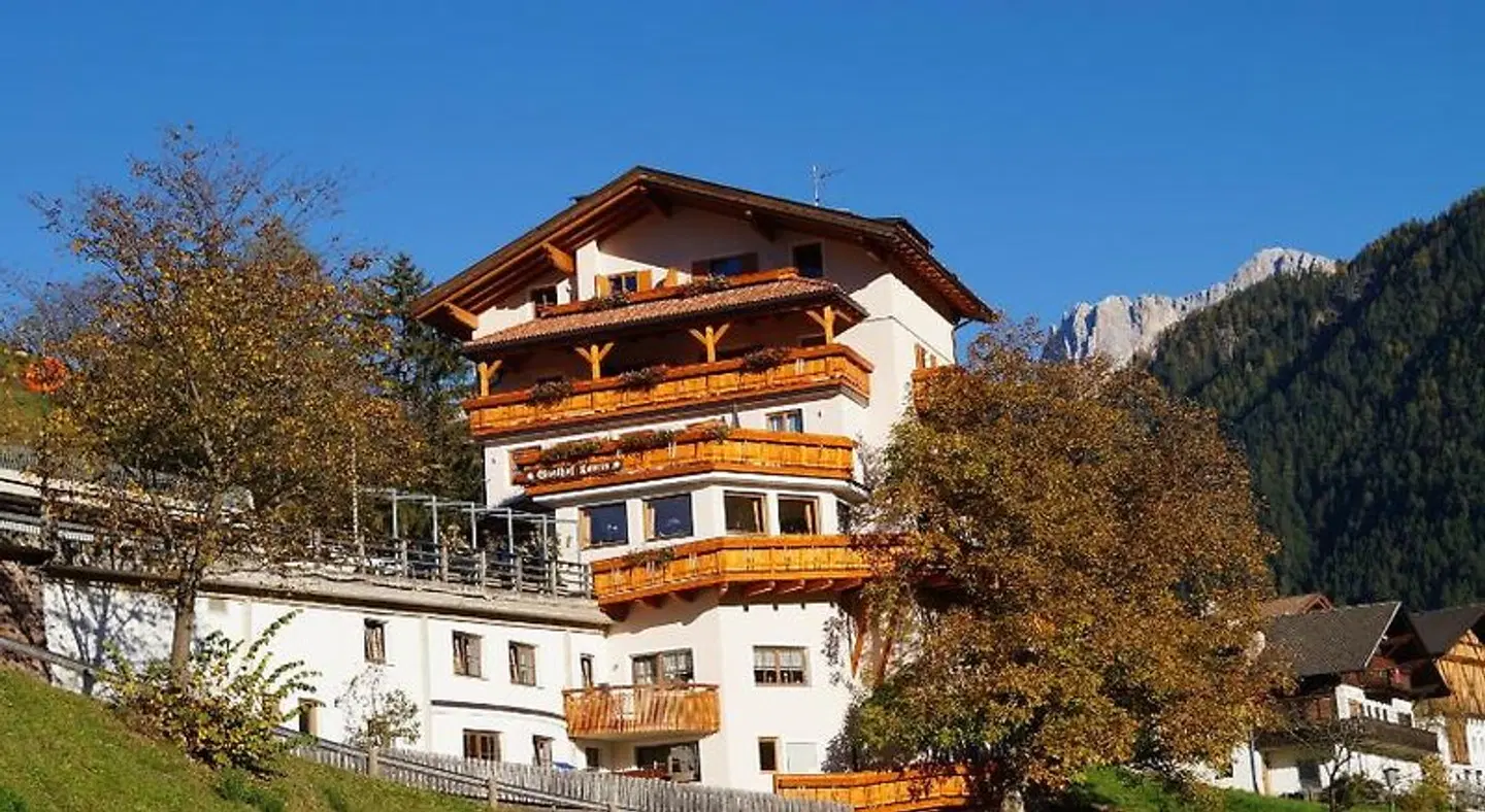 Laurin EXTERIOR