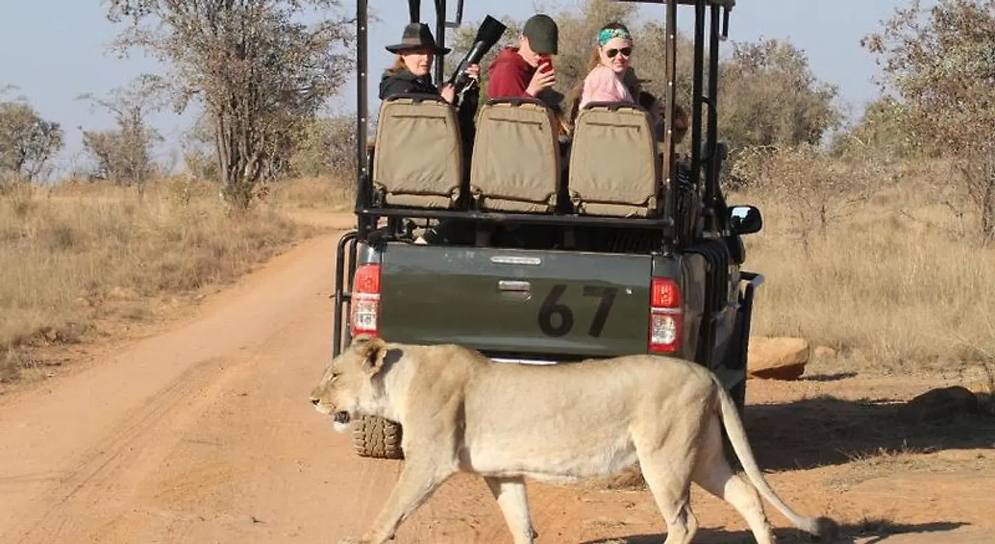 Inzalo Safari Lodge SPORTS_AND_LEISURE