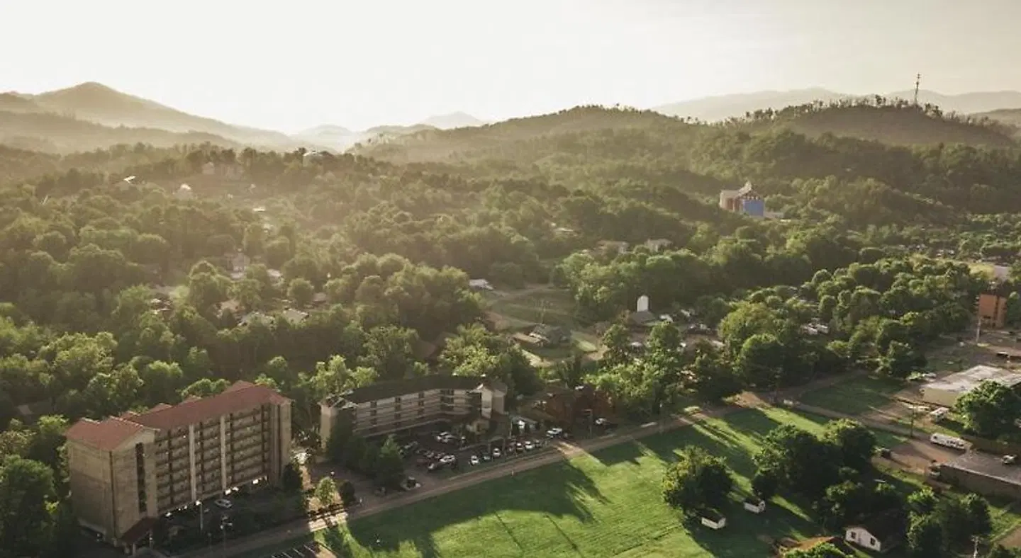 Twin Mountain Inn & Suites LANDSCAPE