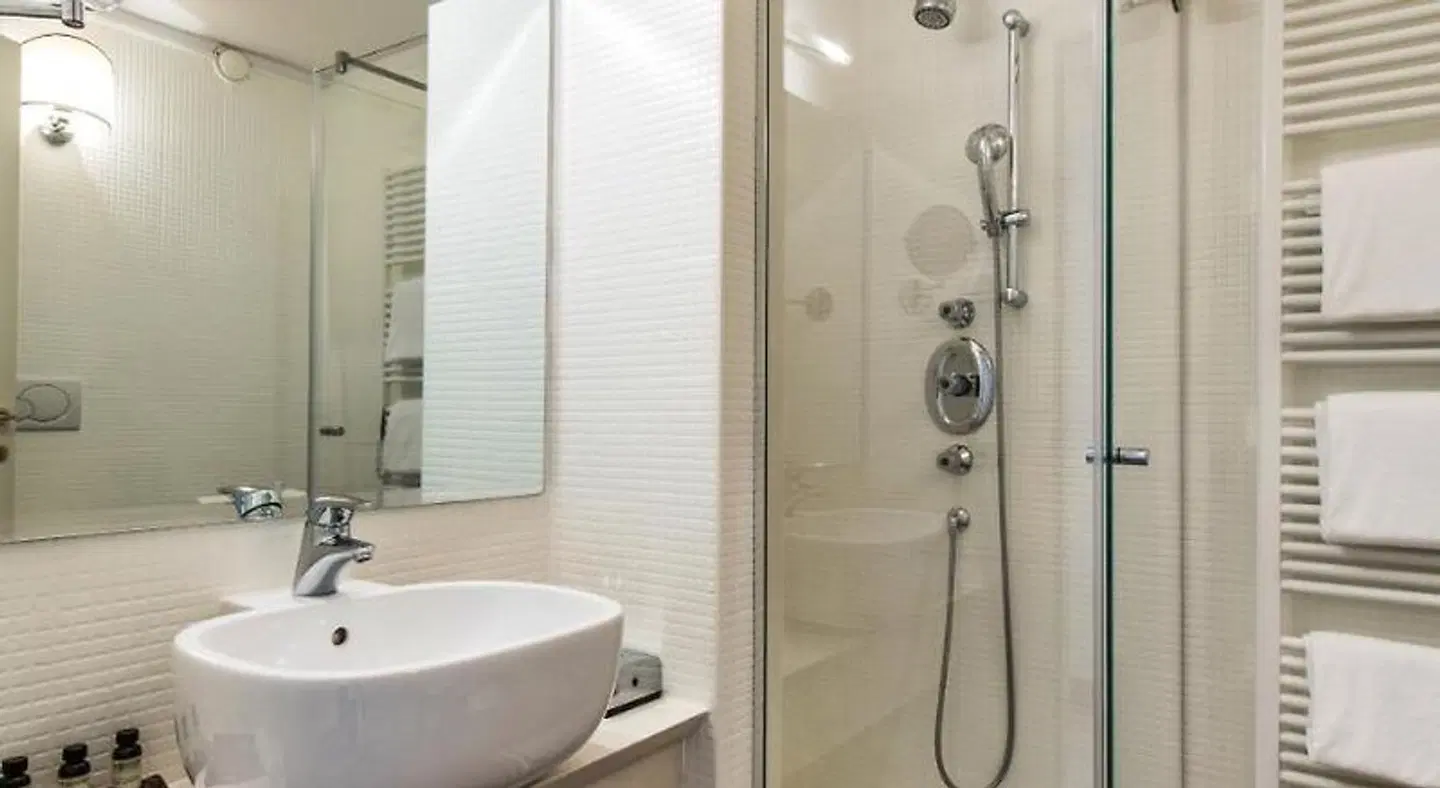 Meltar Boutique Hotel Badezimmer