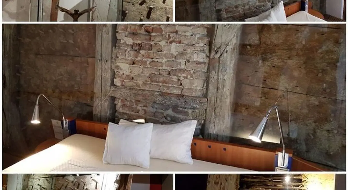 Schiefes Haus ROOM_EXAMPLE