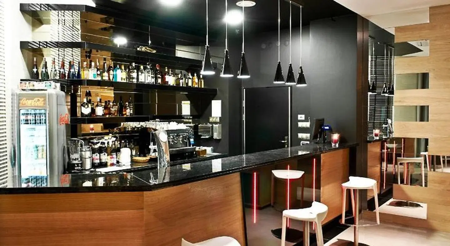 Piano Bar