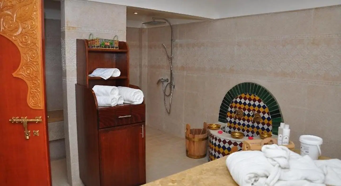 Across Hotels & Spa Badezimmer