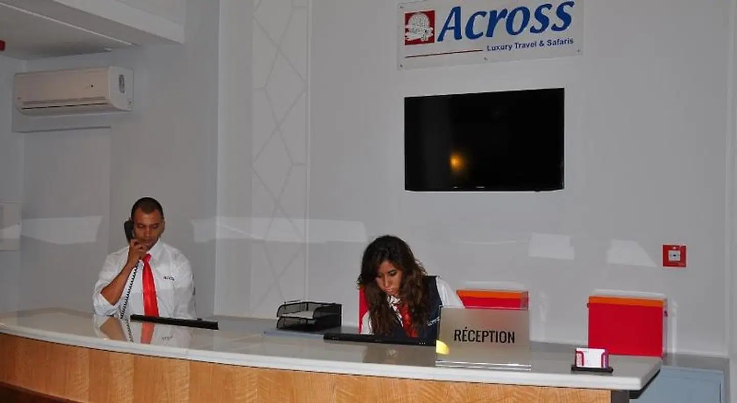 Across Hotels & Spa LOUNGE_LOBBY