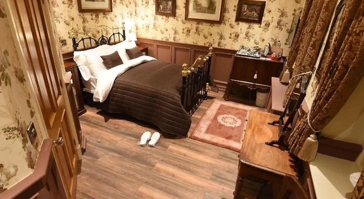 The Aston Tavern ROOM_EXAMPLE