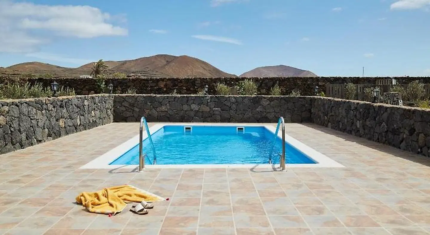Villa Nueva OUTDOOR_POOL
