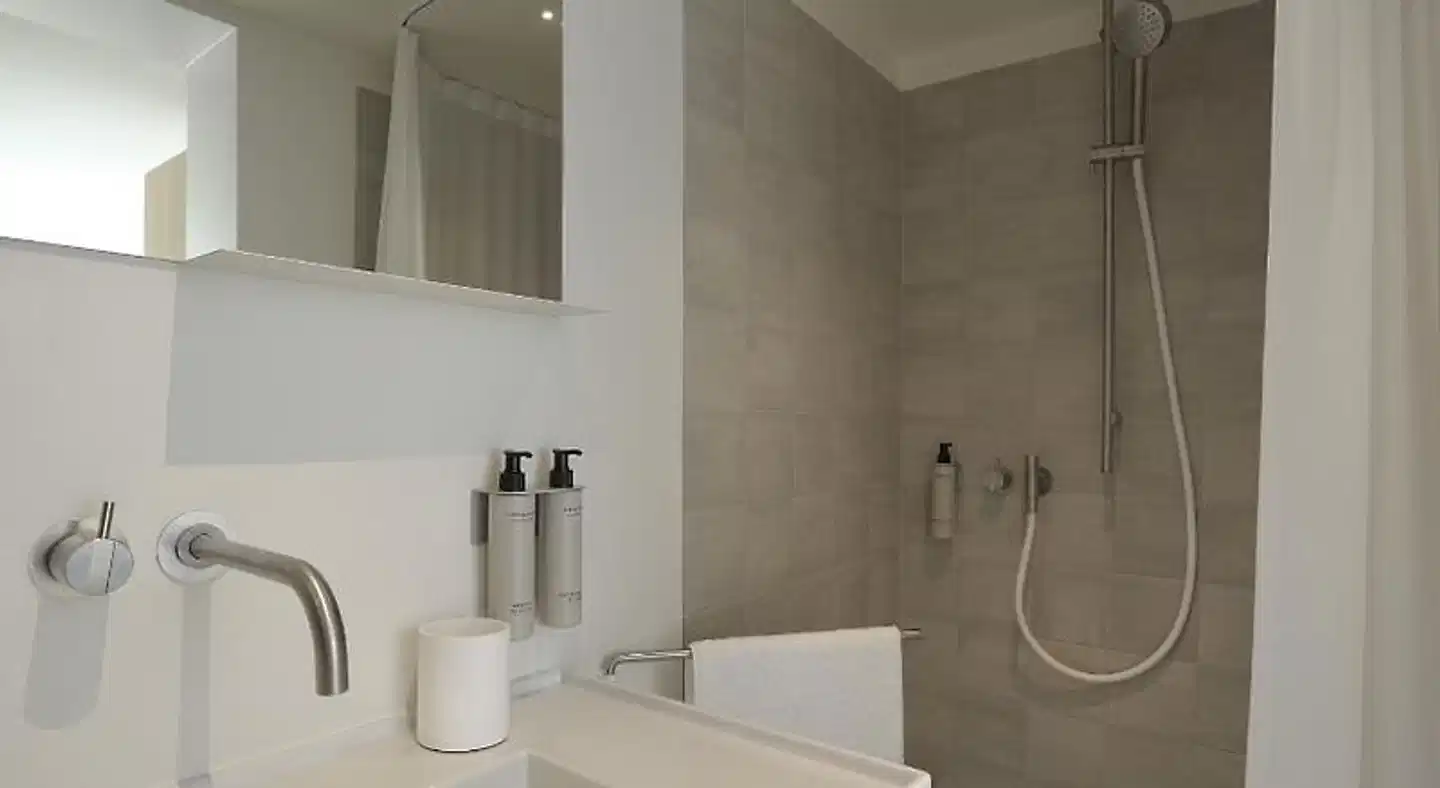 BAR10ZIMMER Badezimmer