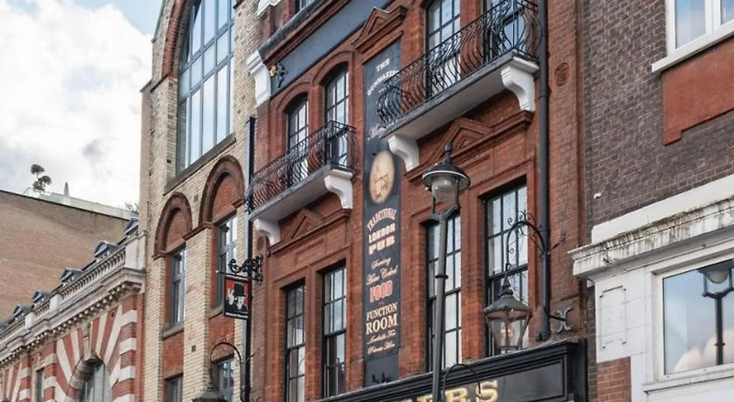Gunmakers EXTERIOR