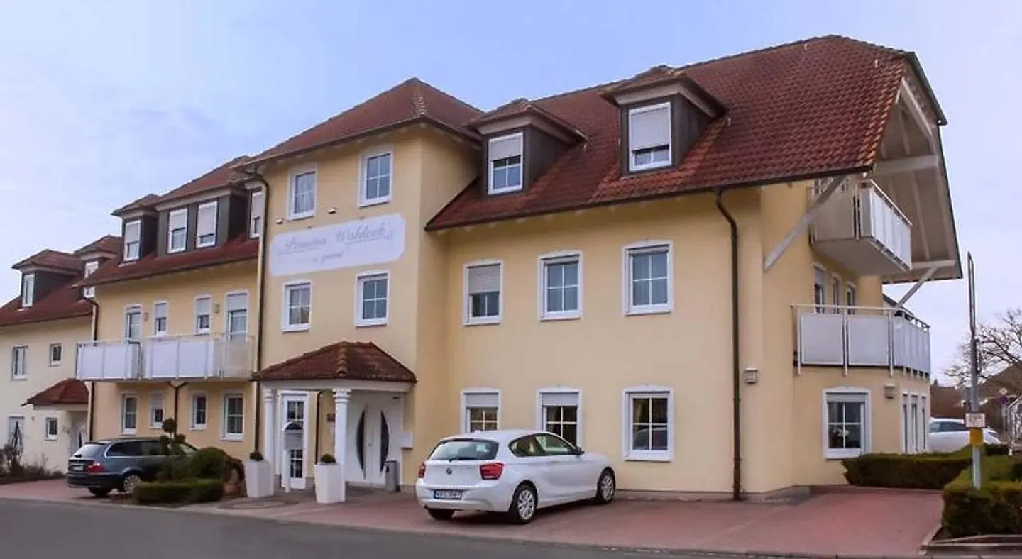 Waldeck EXTERIOR