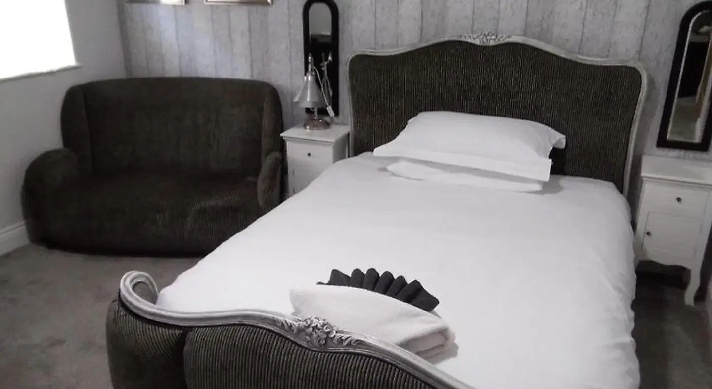Holly Tree B&B ROOM_EXAMPLE