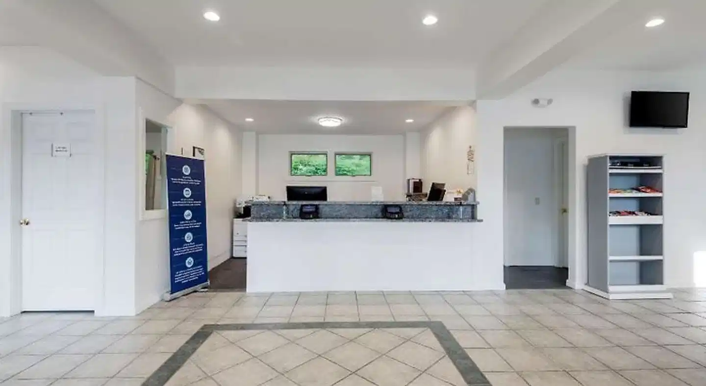 Quality Inn Bar Harbor Lobby