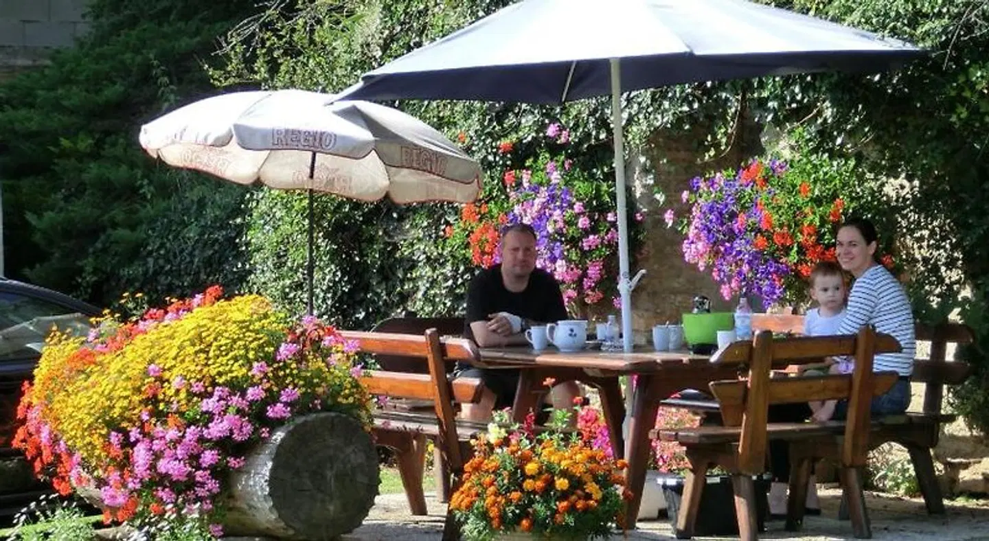 Kniebergerhof Terrasse