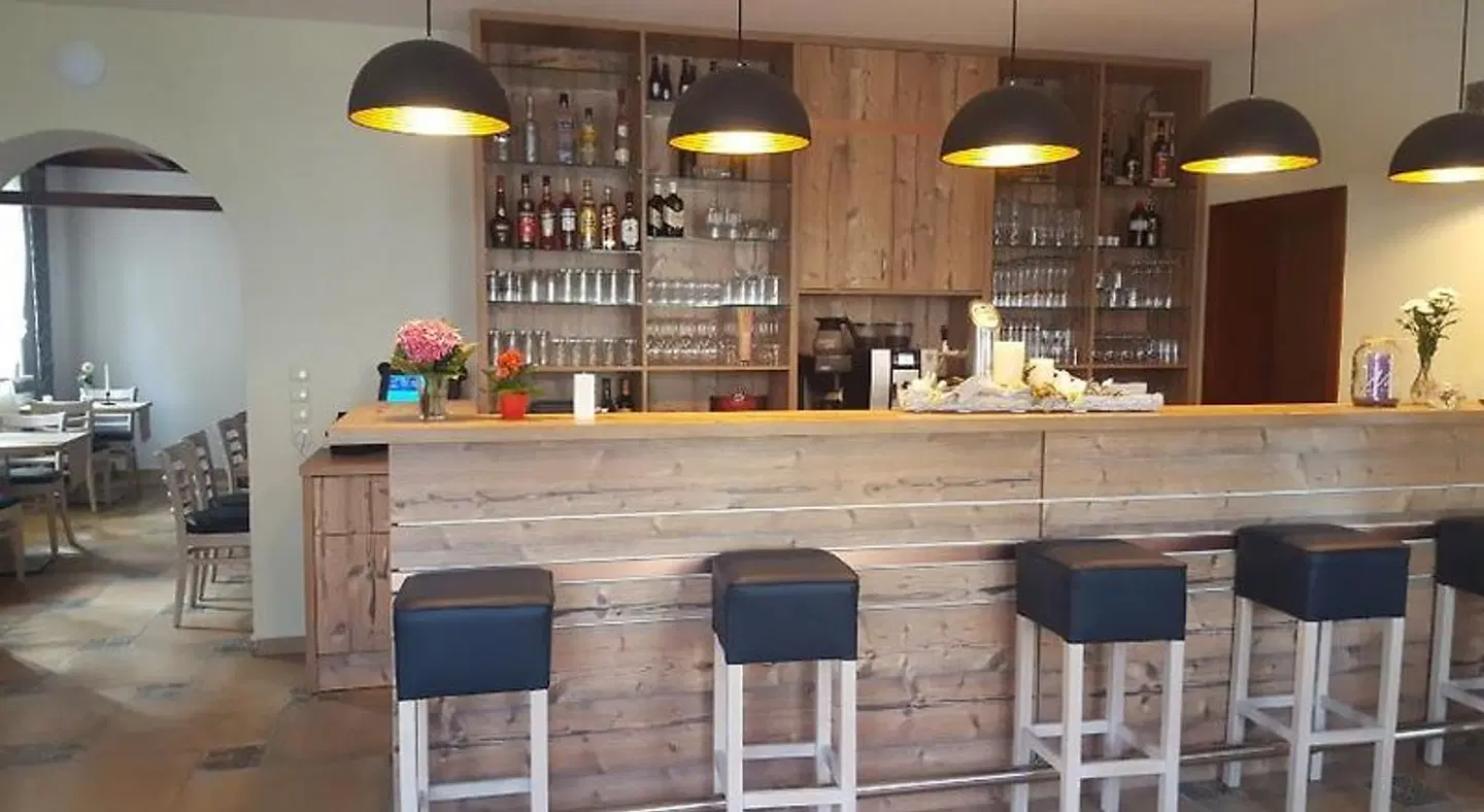 Novel Hotel Bar