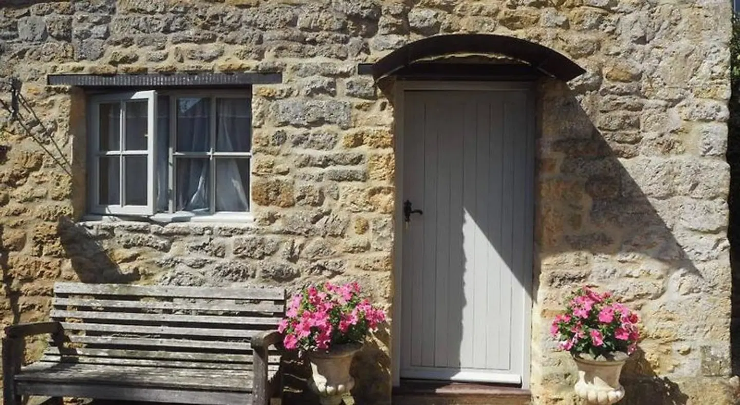 Holly House EXTERIOR