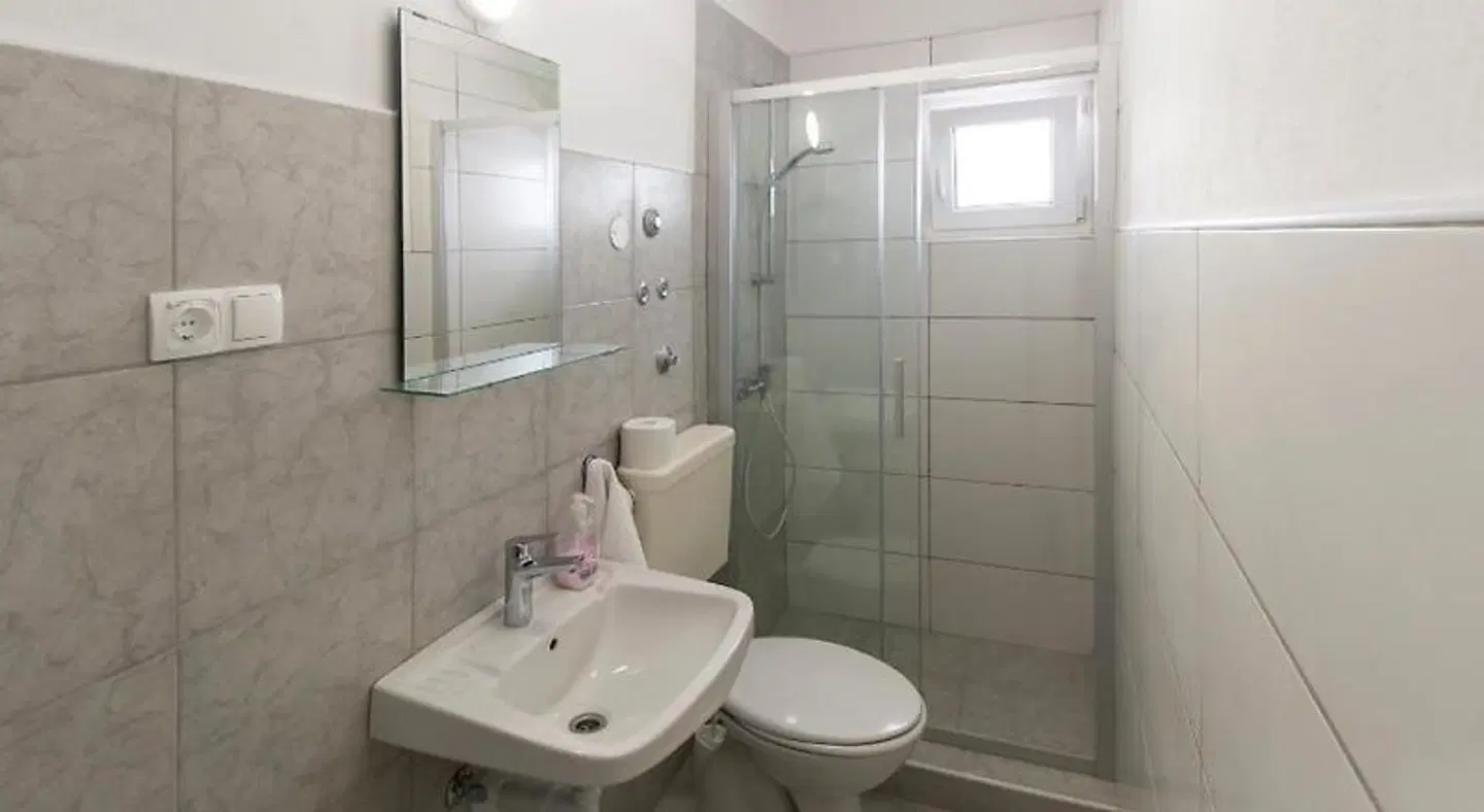 Apartments & Rooms Str'i' Krk Badezimmer