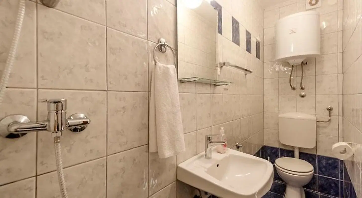 Apartments & Rooms Str'i' Krk Badezimmer