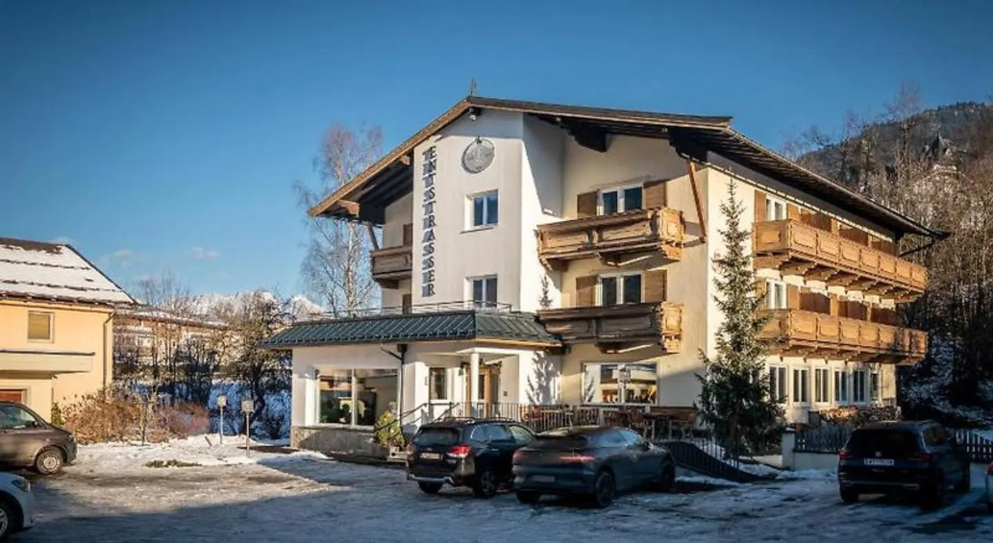 Hotel Garni Entstrasser EXTERIOR