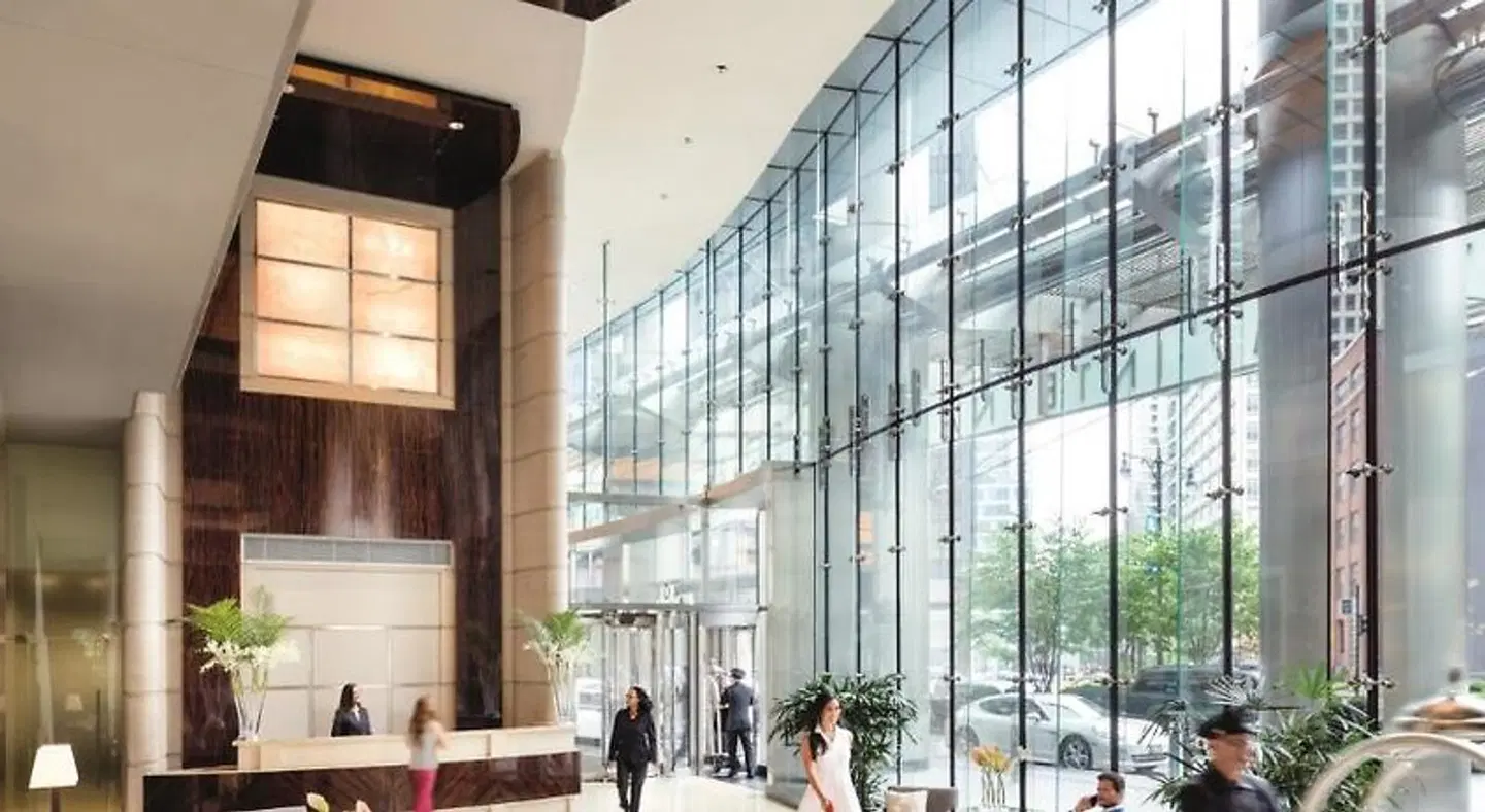 Trump International Hotel & Tower Chicago LOUNGE_LOBBY