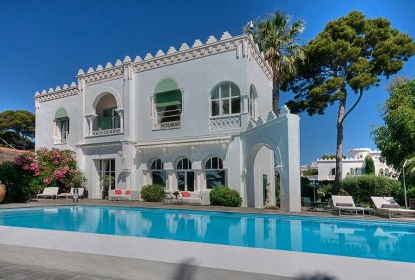 La Villa Mauresque Chateaux OUTDOOR_POOL