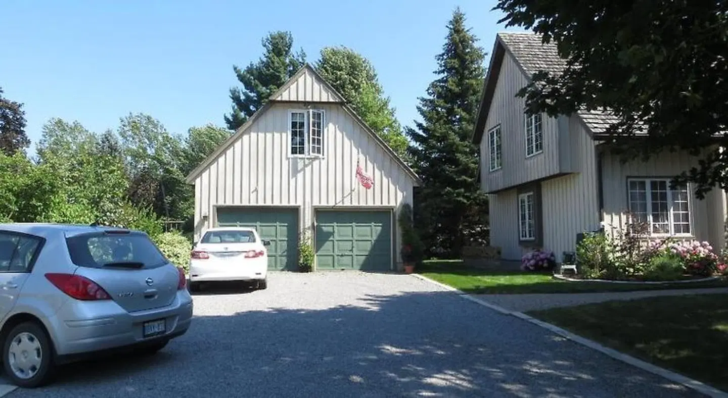 Cedar Gables Bed & Breakfast EXTERIOR