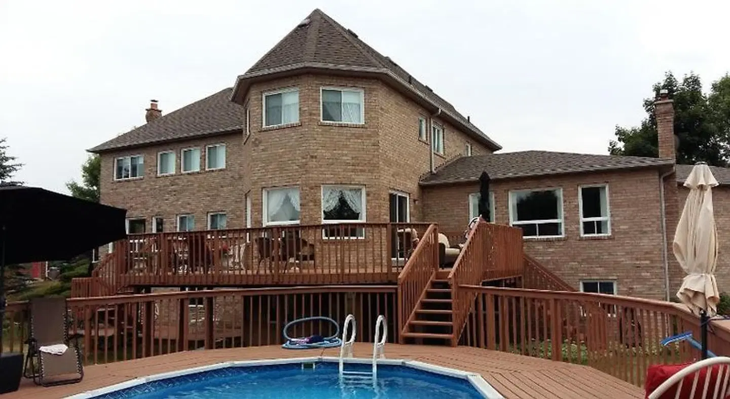 Molly's Retreat B and B OUTDOOR_POOL