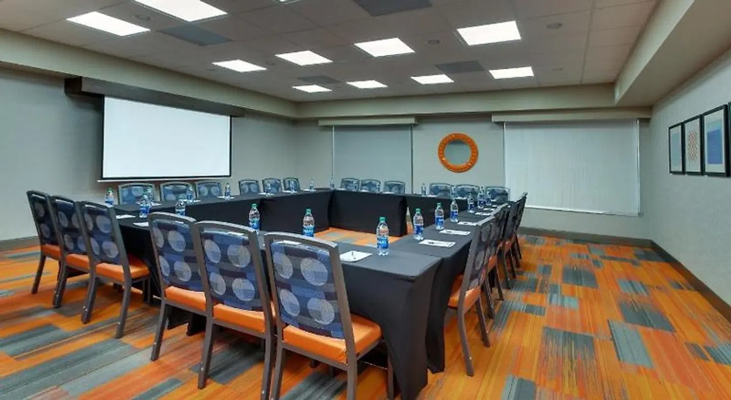 Holiday Inn Express Atlanta North Perimeter/Dunwoody by IHG Konferenz
