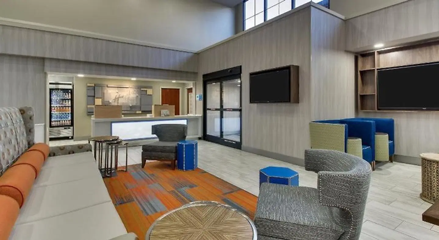 Holiday Inn Express Atlanta North Perimeter/Dunwoody by IHG LOUNGE_LOBBY