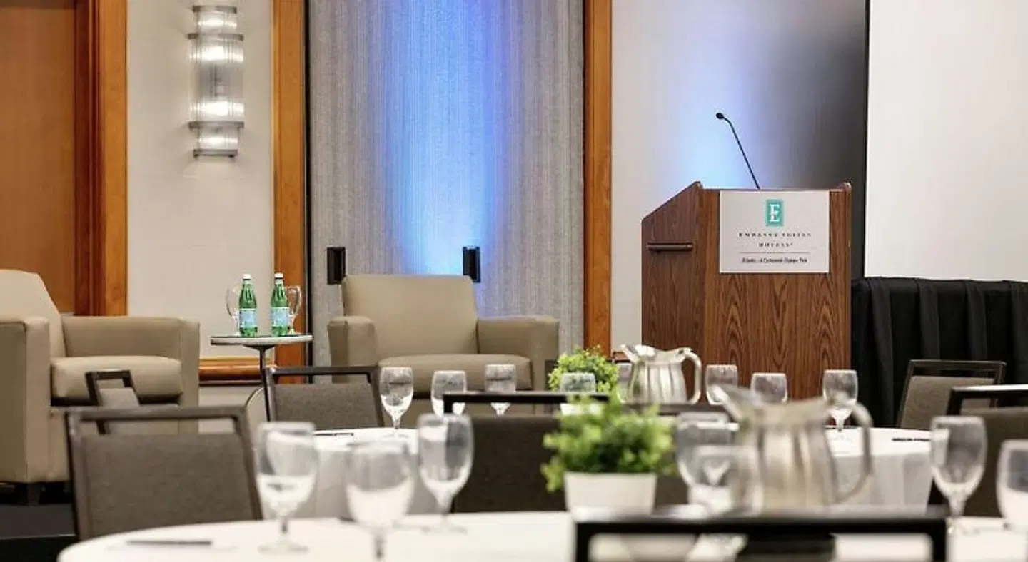 Embassy Suites by Hilton Atlanta - at Centennial Olympic Park Restaurant
