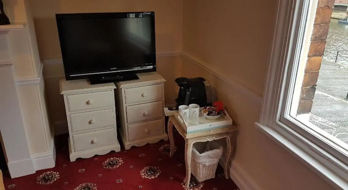 Waterfront ROOM_EXAMPLE