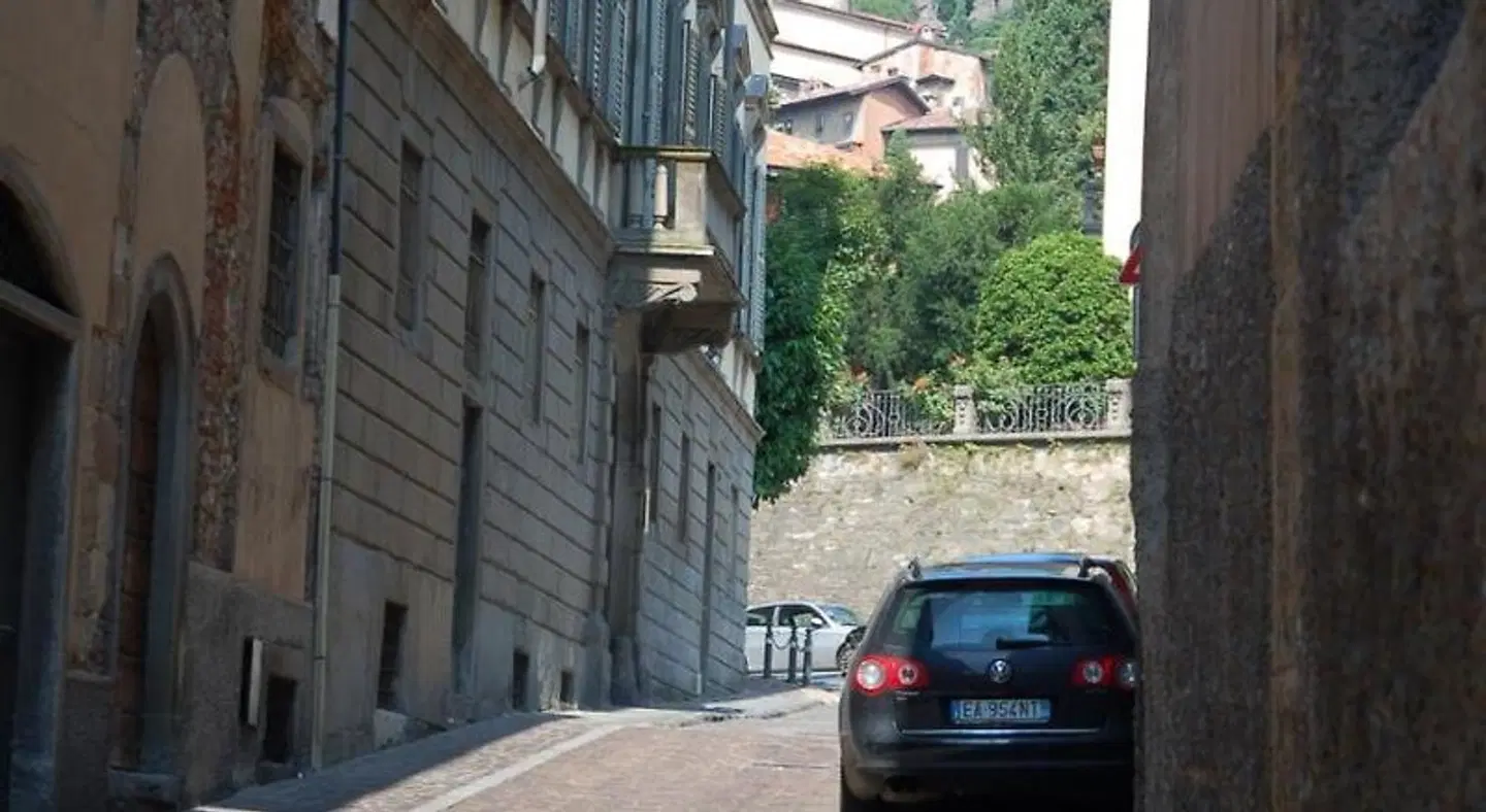 La Rosa Scarlatta EXTERIOR
