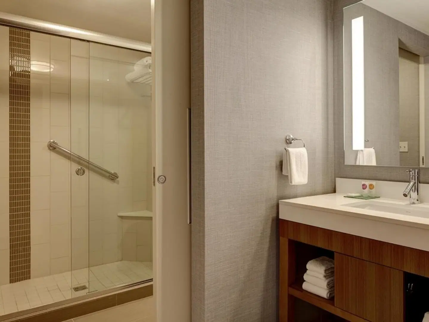 Hyatt Place Corpus Christi Badezimmer
