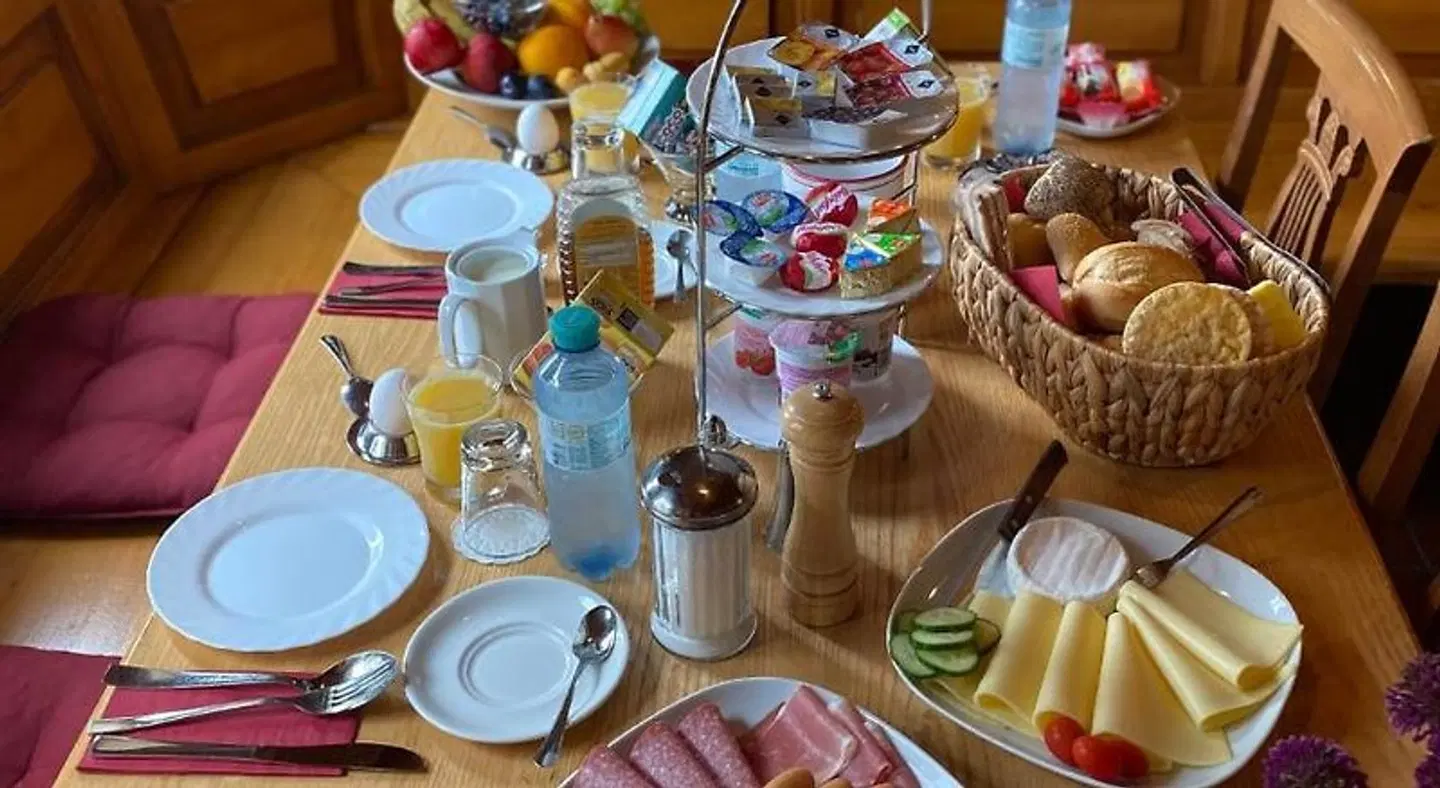 Runa's Hotel Restaurant