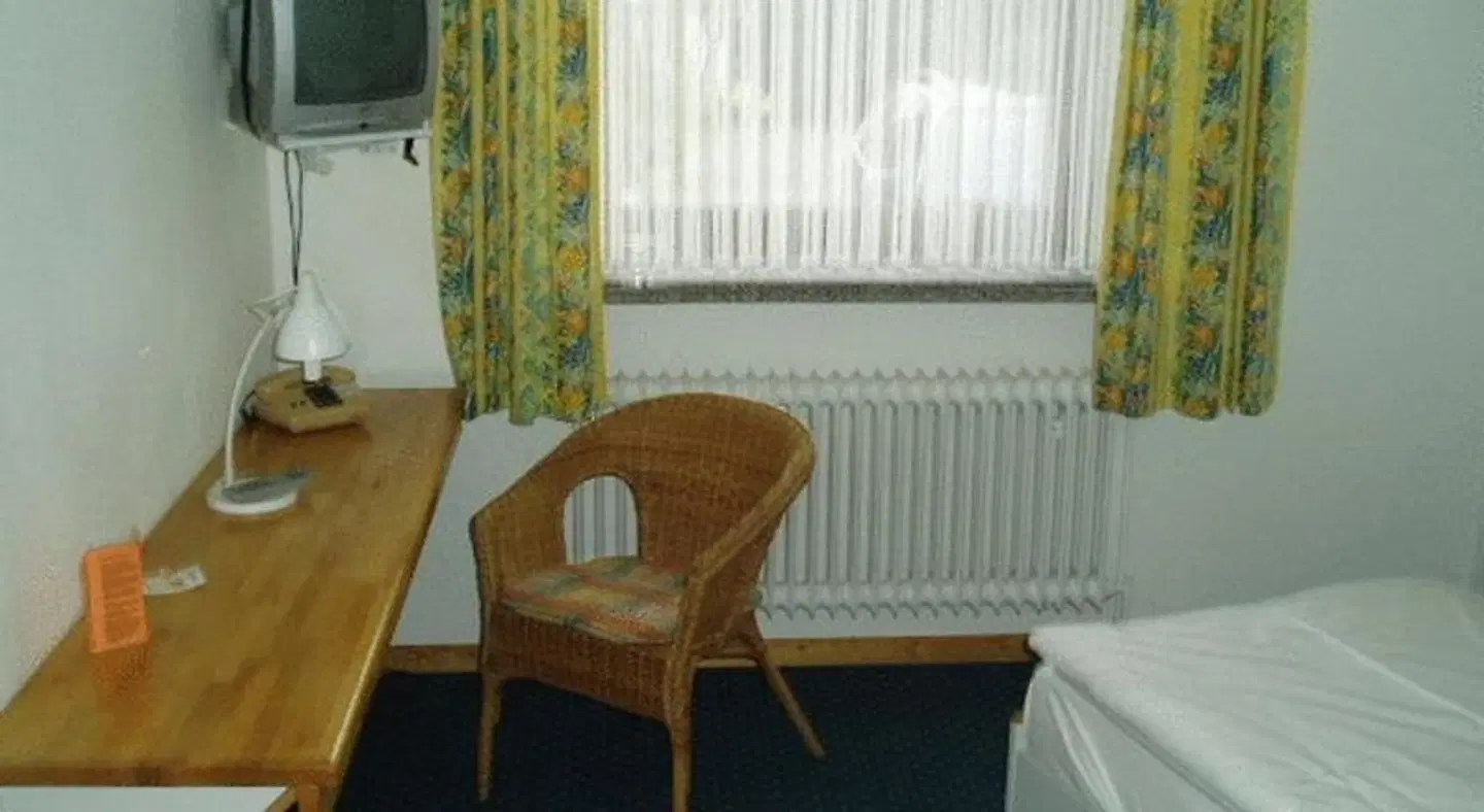 Friedrichs ROOM_EXAMPLE