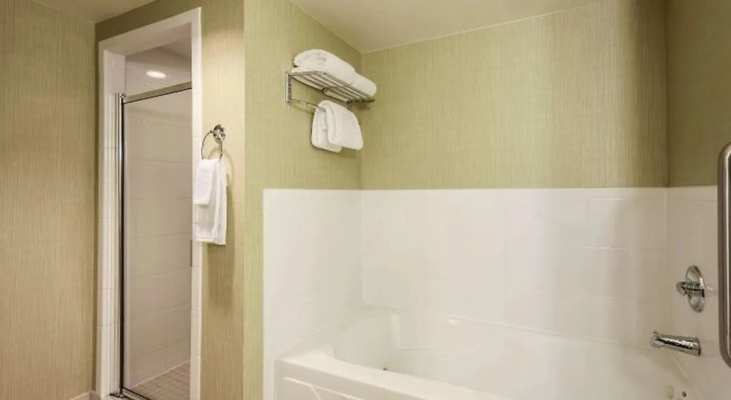 Hilton Garden Inn Chicago/Midway Airport Badezimmer
