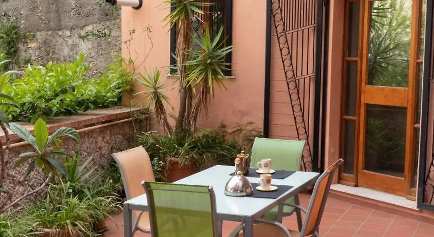 Josepha House Terrasse