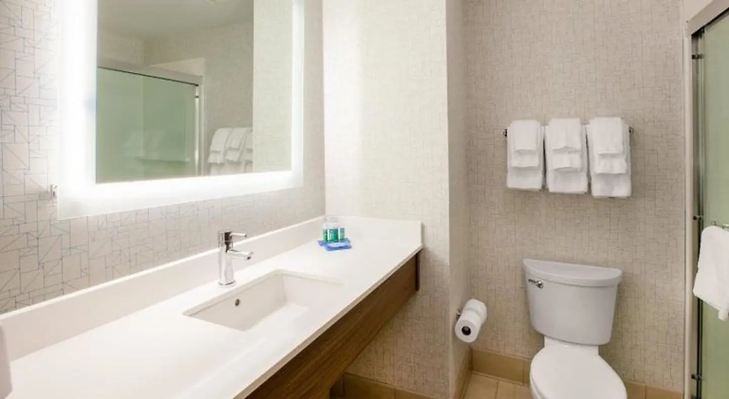 Holiday Inn Express & Suites Chowchilla - Yosemite Pk Area by IHG Badezimmer