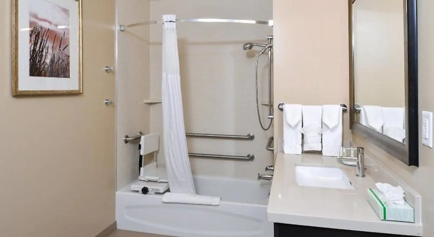 Staybridge Suites Merrillville by IHG Badezimmer