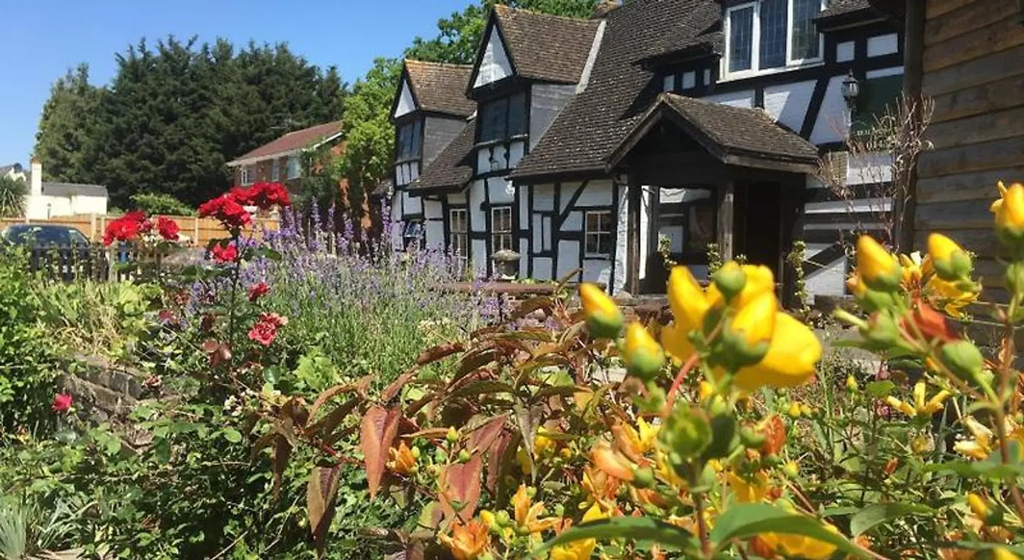 The Little Thatch Hotel Gloucester Garten