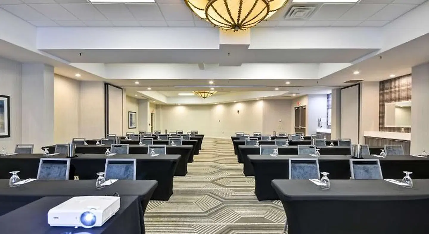 Embassy Suites by Hilton Charlotte Konferenz