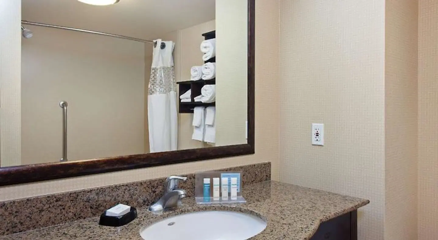 Hampton Inn & Suites Fresno-Northwest Badezimmer