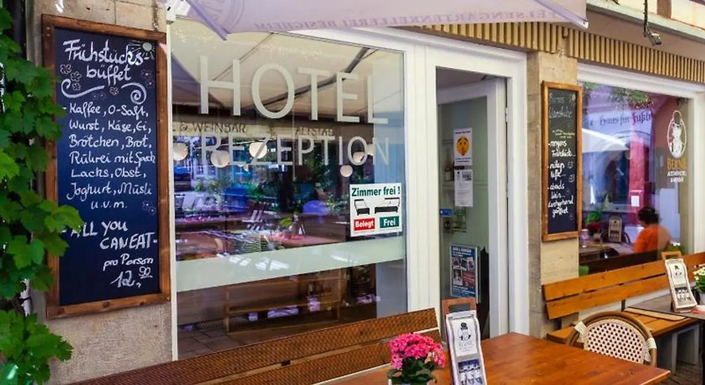 Berne's Altstadthotel & Weinbar Bar